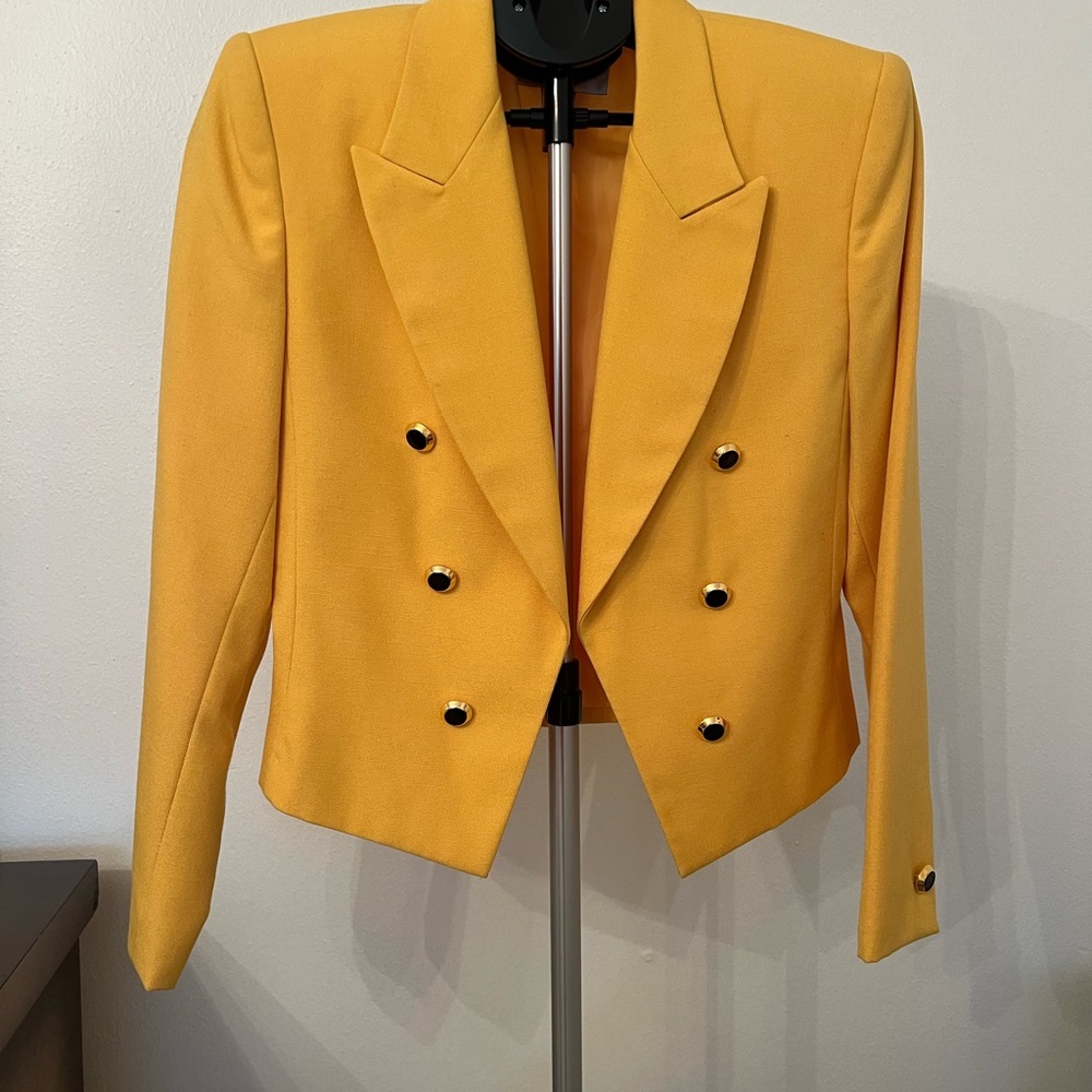 Elegant Yellow Double-Breasted Women's Blazer